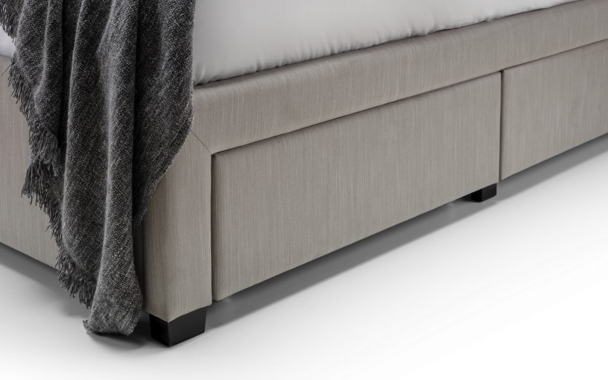 Winsome Deep Buttoned 4 Drawer Bed